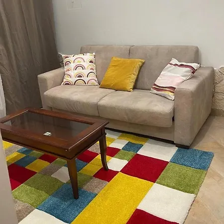 Adeline House 2 Апартаменты